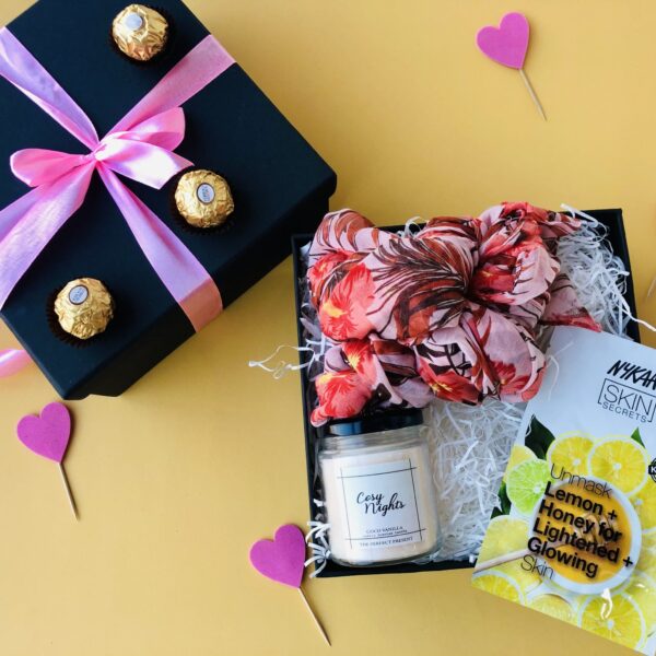 Best Birthday Gift box for her in India. Our Mini Pamper Me box is perfect as a gift. Make her feel special and unique with our gift hamper