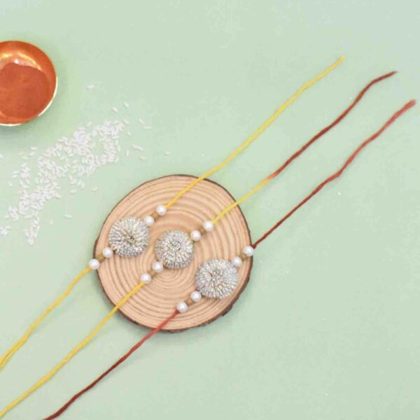 golden chakalya rakhi