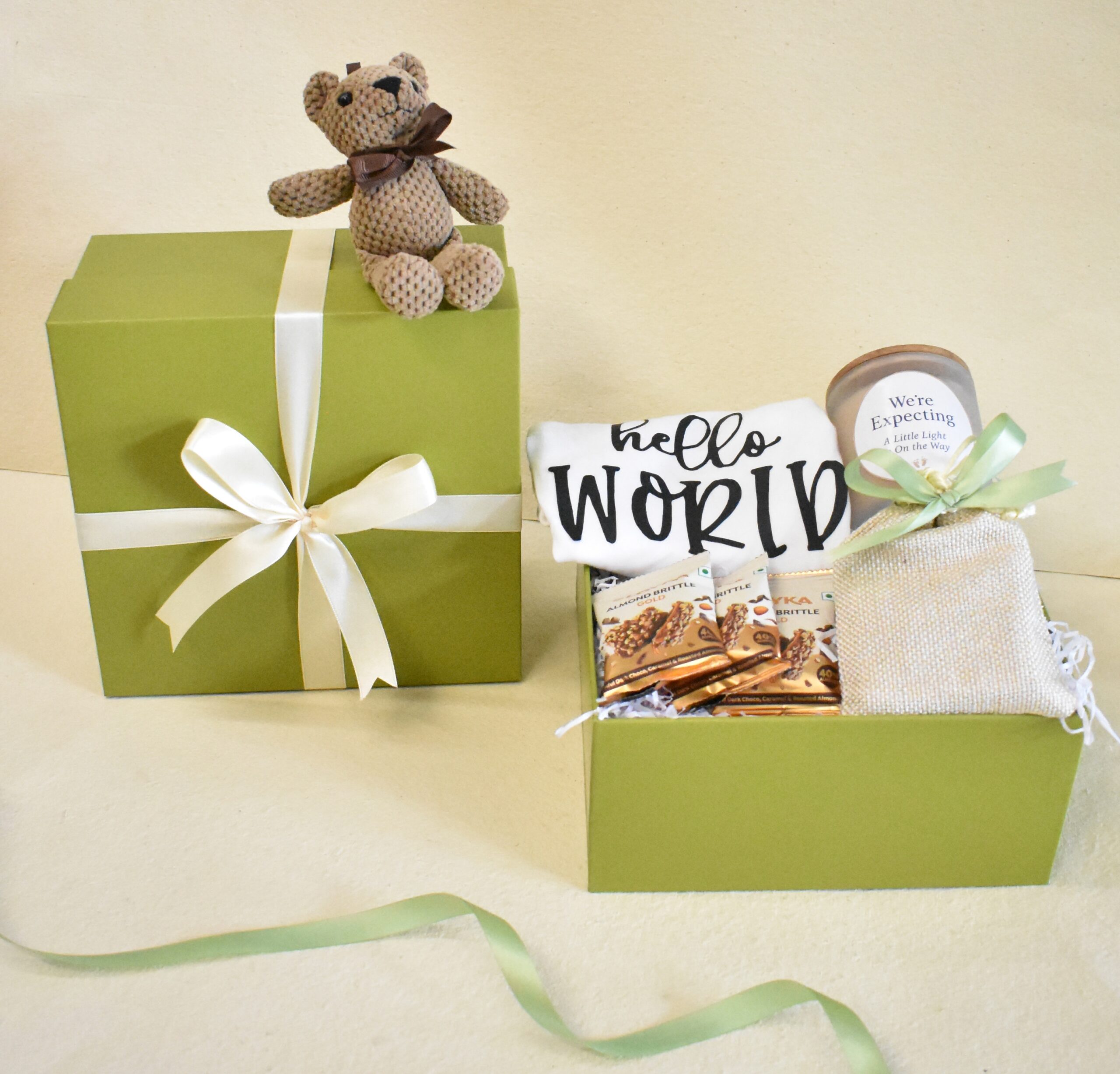 Khushkhabri - Pregnancy Reveal Box