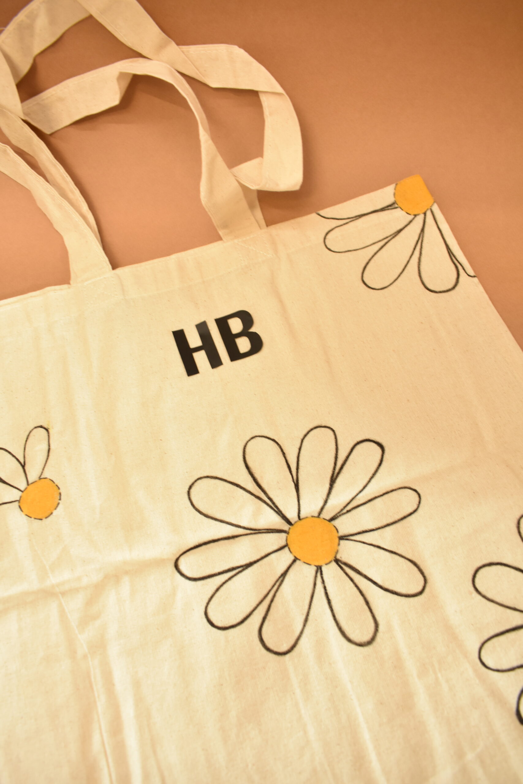 Pretty Heart Tote - Green - Image 2